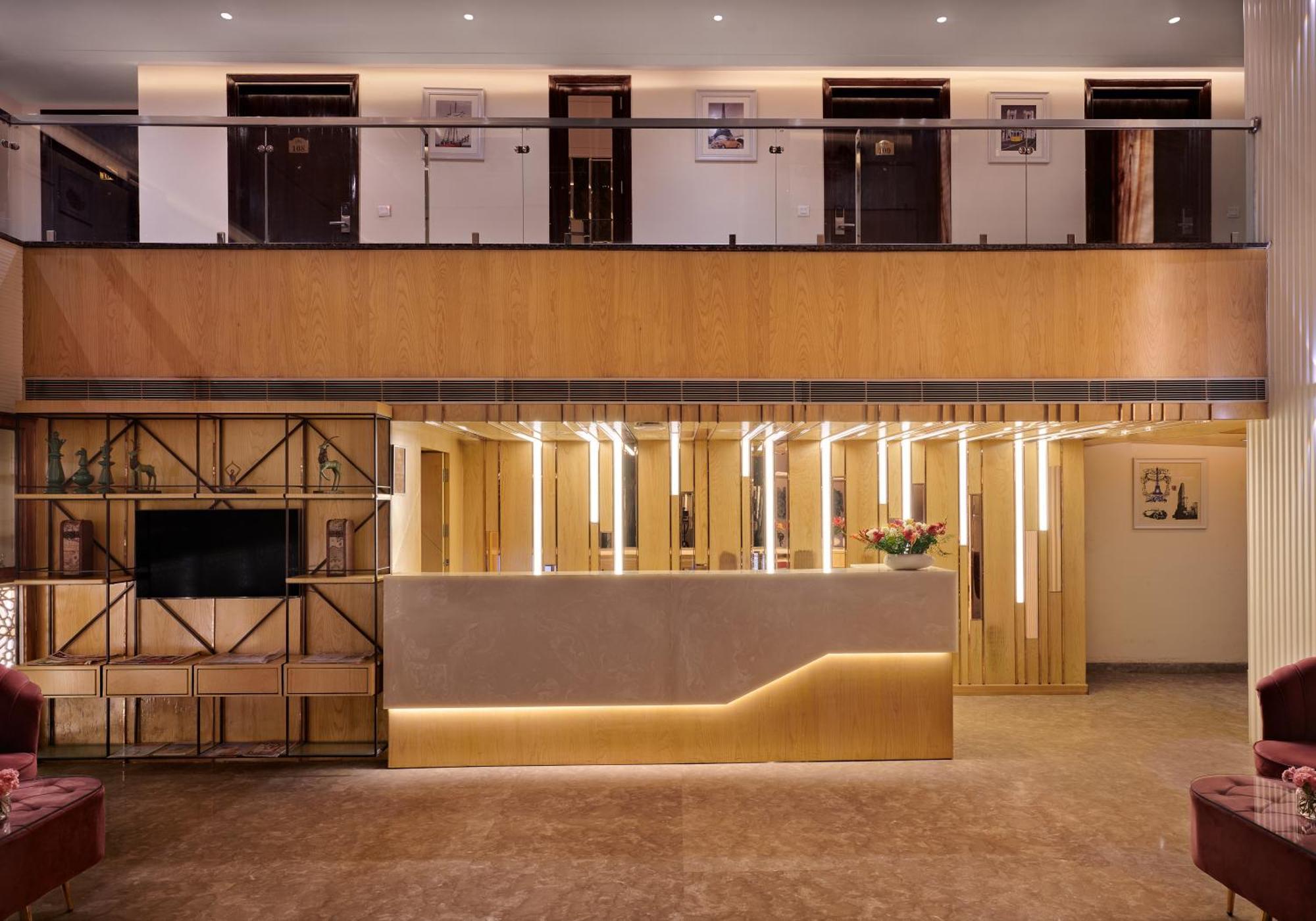 Deventure Sarovar Portico Patel Nagar Új-Delhi Kültér fotó