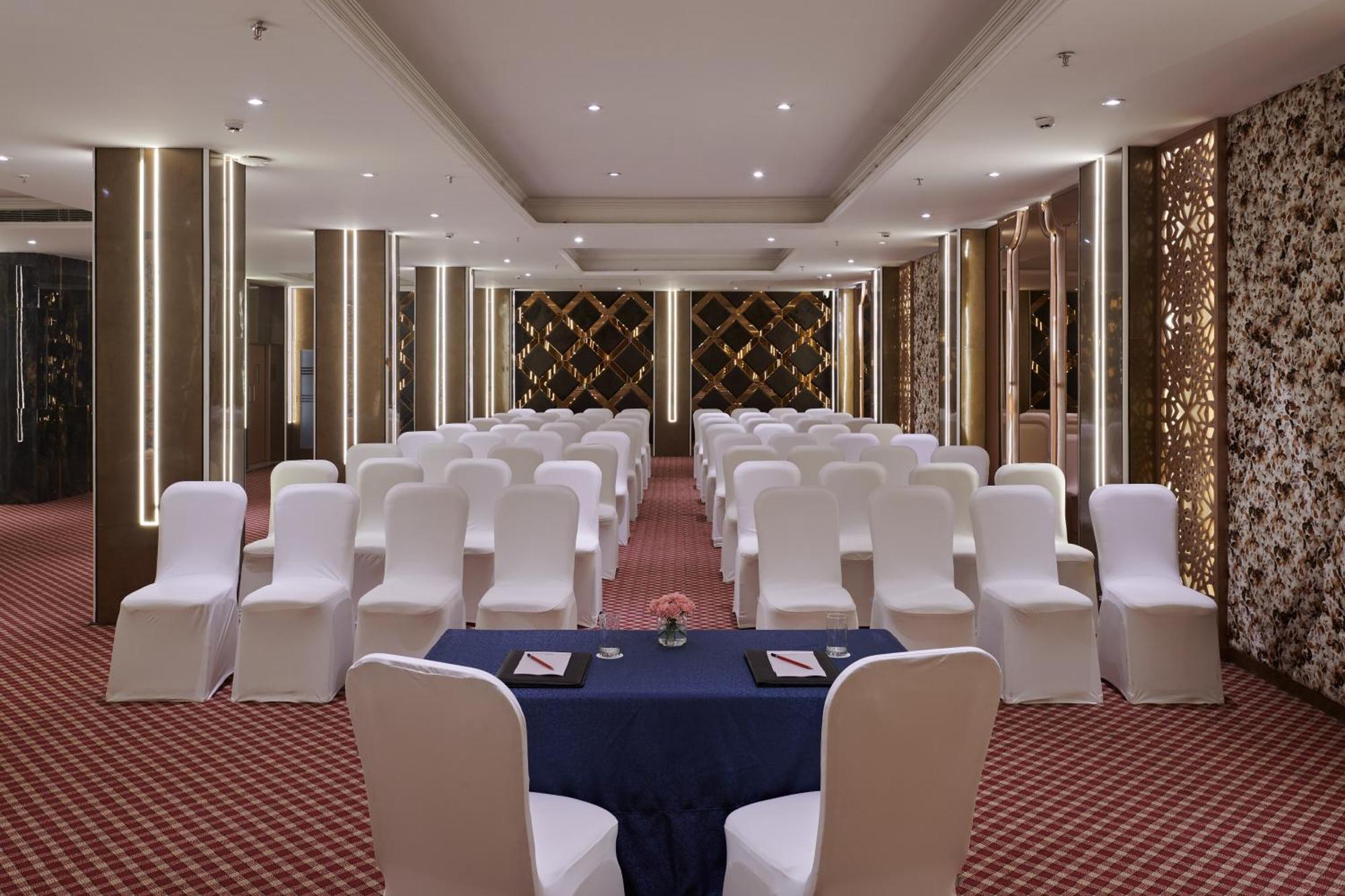 Deventure Sarovar Portico Patel Nagar Új-Delhi Kültér fotó
